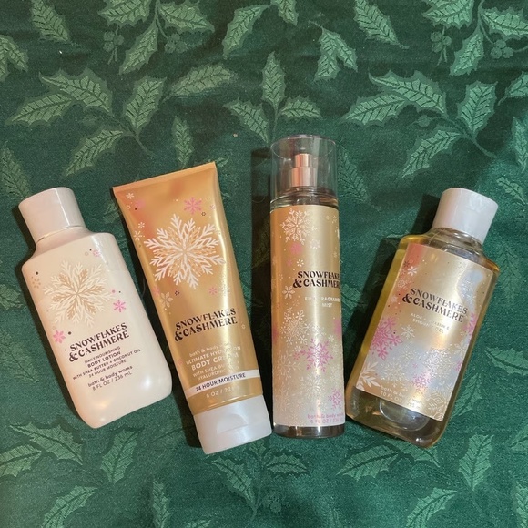 NEW 4 piece Bath and Body Works Snowflakes & Cashmere Lotion Spray Cream